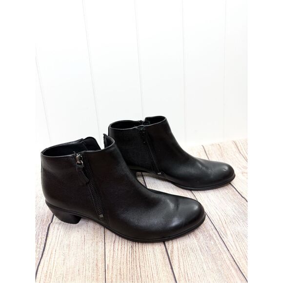 Ecco Touch‎ 35 Low Heeled Ankle Bootie in Black Zip Leather Comfort Size 40 - Picture 1 of 10